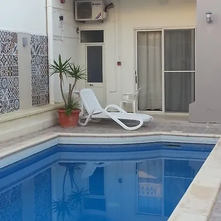 Casa de hóspedes Mariblu2 *