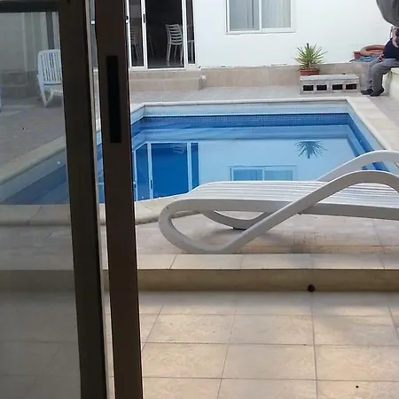 Casa de hóspedes Mariblu2 *
